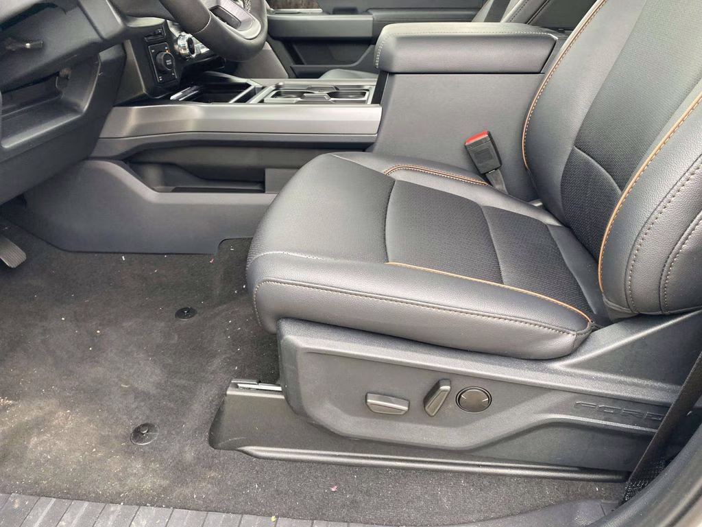 2026 Avalanche Ford Super Duty F-350 SRW Lariat 4X4 Truck