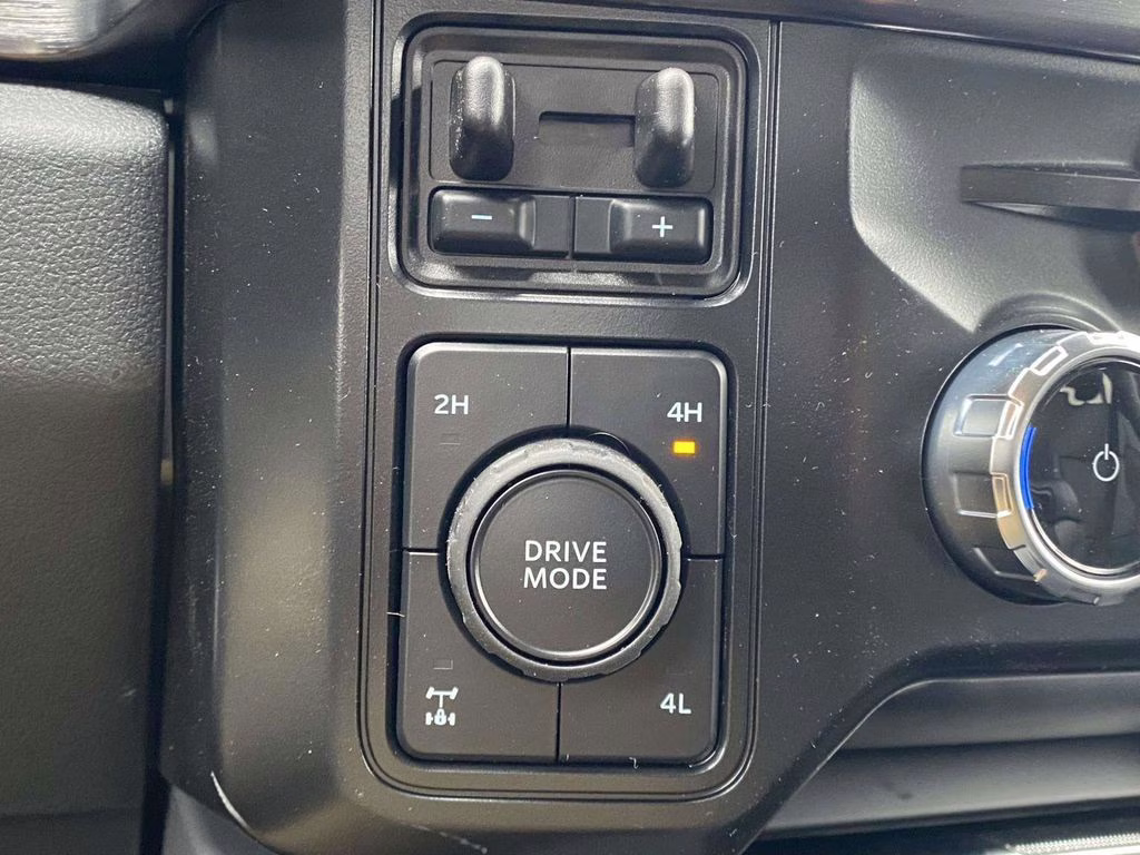 2026 Avalanche Ford Super Duty F-350 SRW Lariat 4X4 Truck