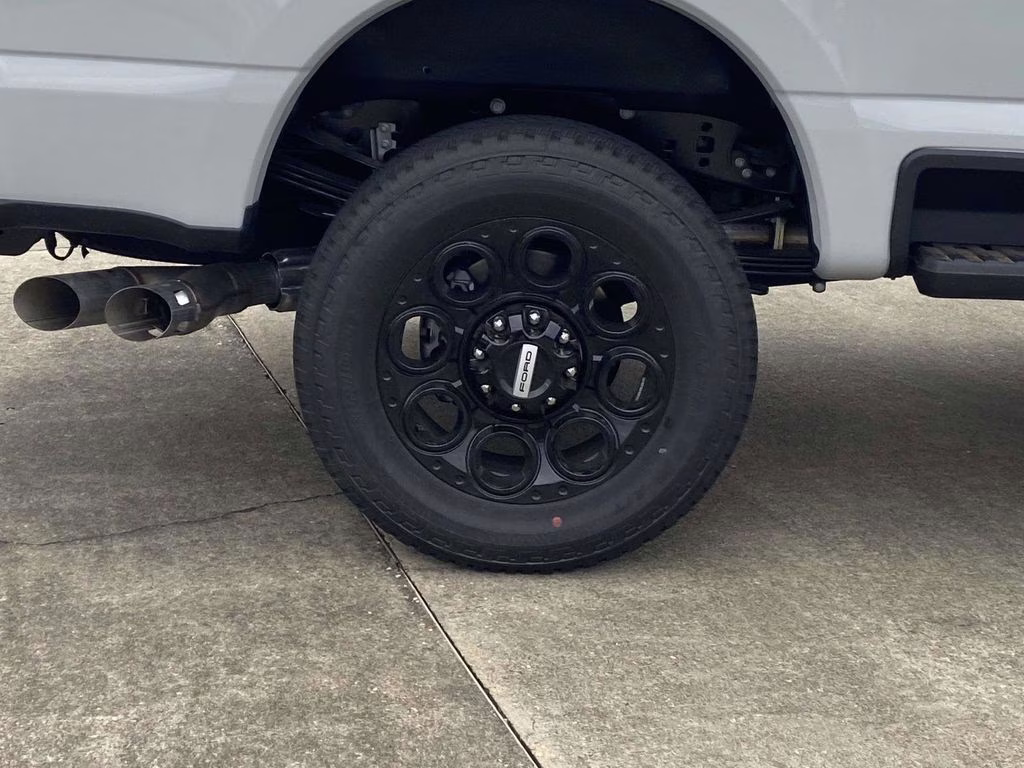 2026 Avalanche Ford Super Duty F-350 SRW Lariat 4X4 Truck