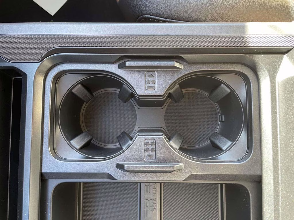 2026 Star White Metallic Tri-Coat Ford Super Duty F-350 SRW Lariat 4X4 Truck