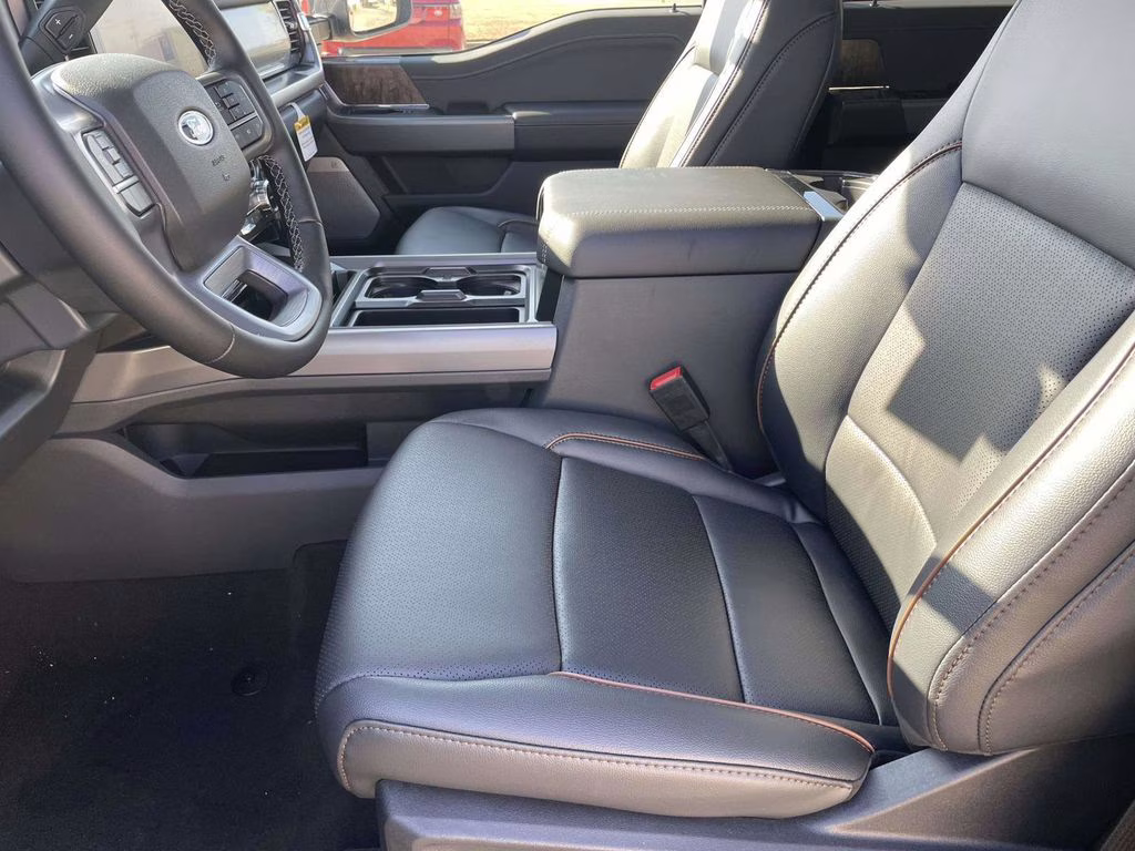 2026 Agate Black Metallic Ford Super Duty F-350 SRW Lariat 4X4 Truck