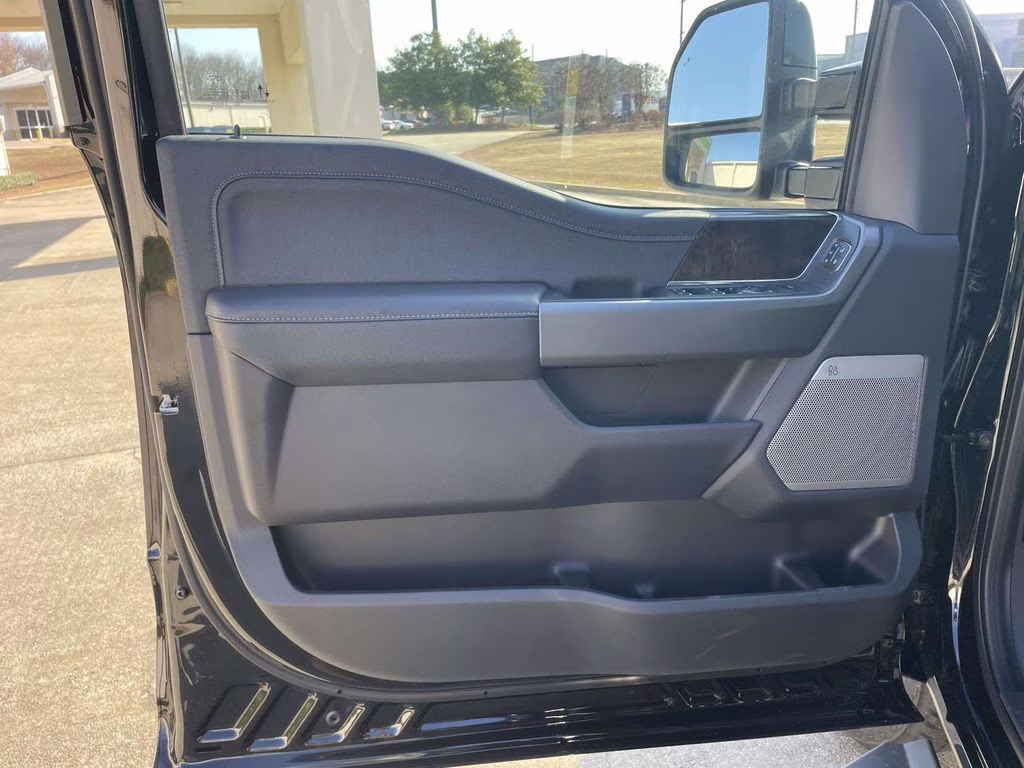 2026 Agate Black Metallic Ford Super Duty F-350 SRW Lariat 4X4 Truck