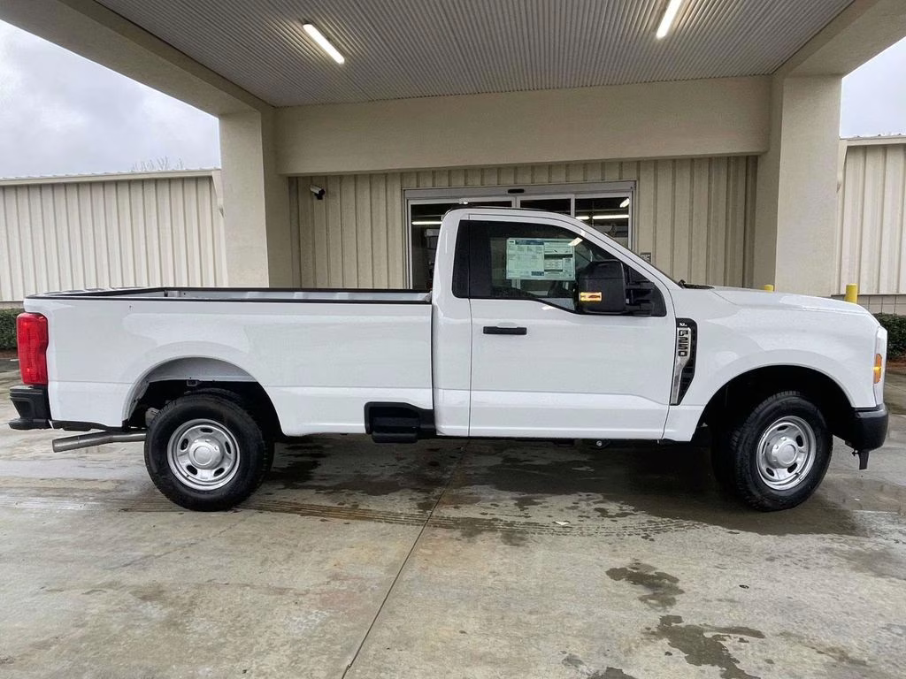 2026 Oxford White Ford Super Duty F-250 SRW XL RWD Truck