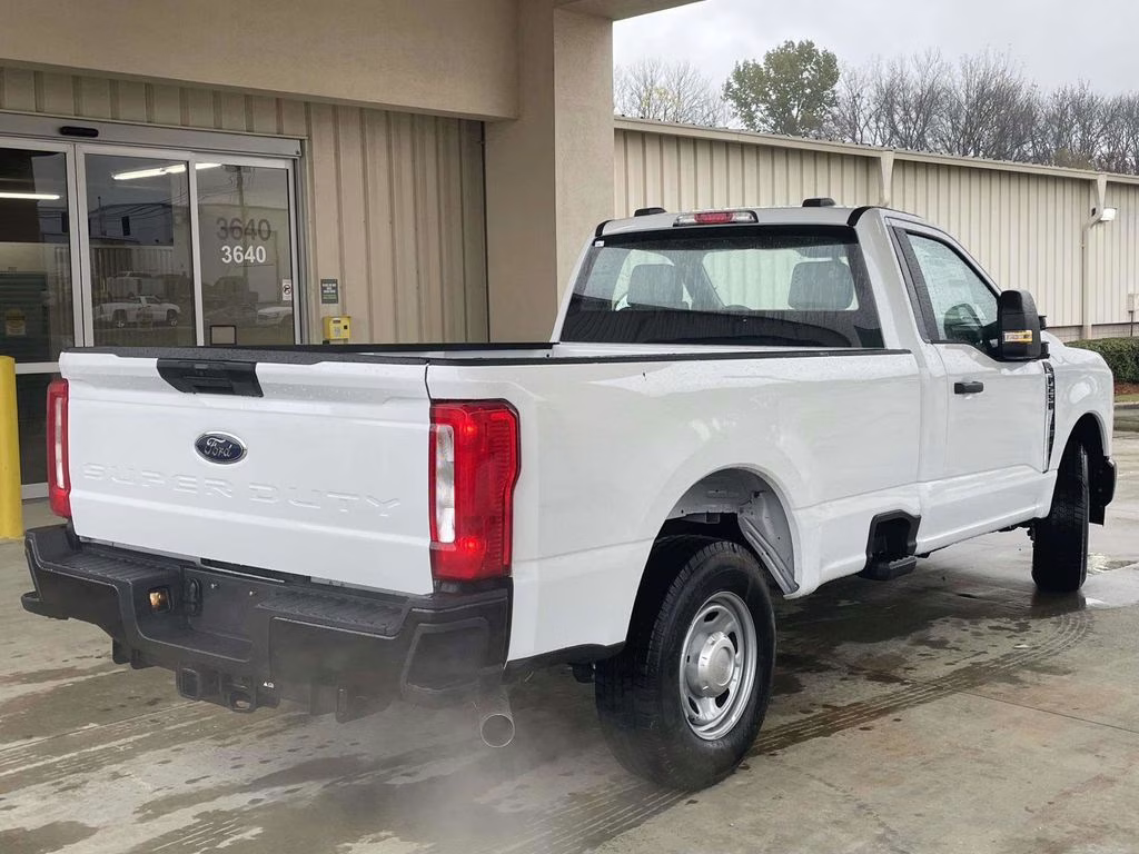 2026 Oxford White Ford Super Duty F-250 SRW XL RWD Truck