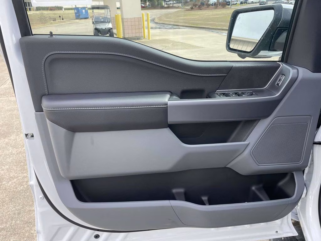 2026 Oxford White Ford F-150 XLT 4X4 Truck