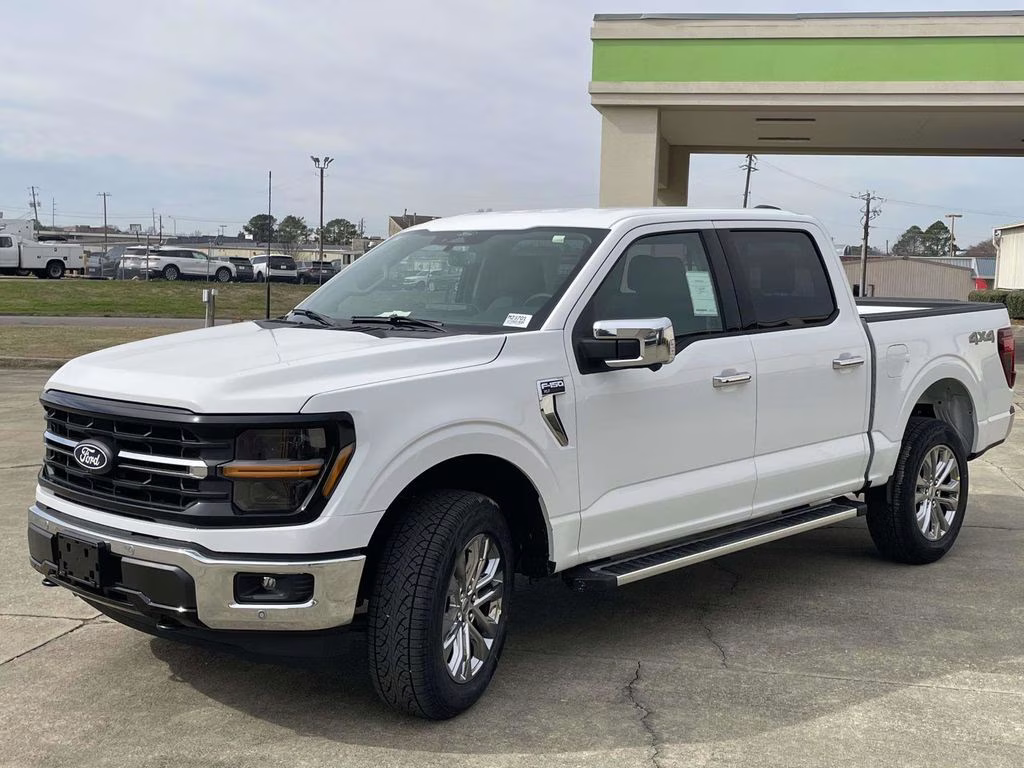 2026 Oxford White Ford F-150 XLT 4X4 Truck