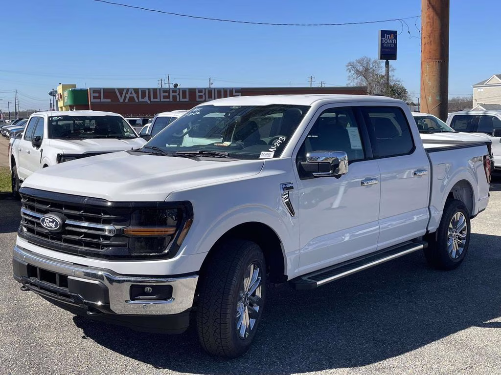 2026 Oxford White Ford F-150 XLT 4X4 Truck