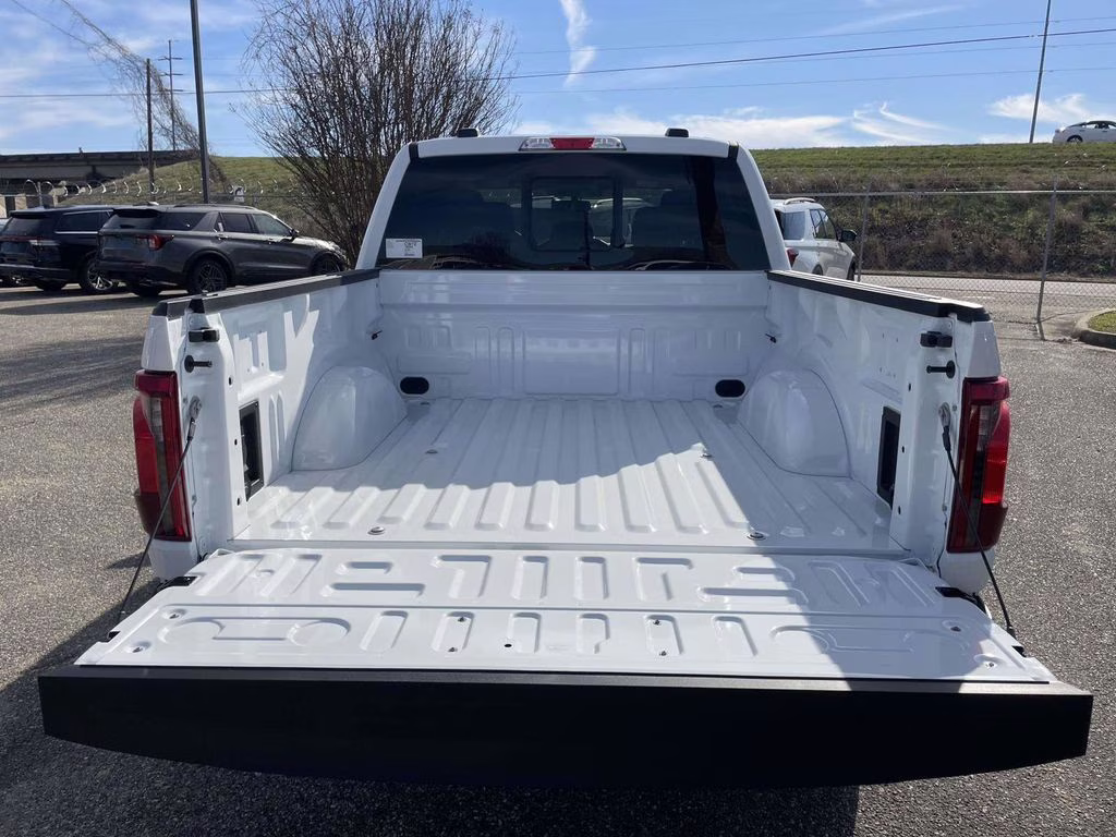 2026 Oxford White Ford F-150 XLT 4X4 Truck
