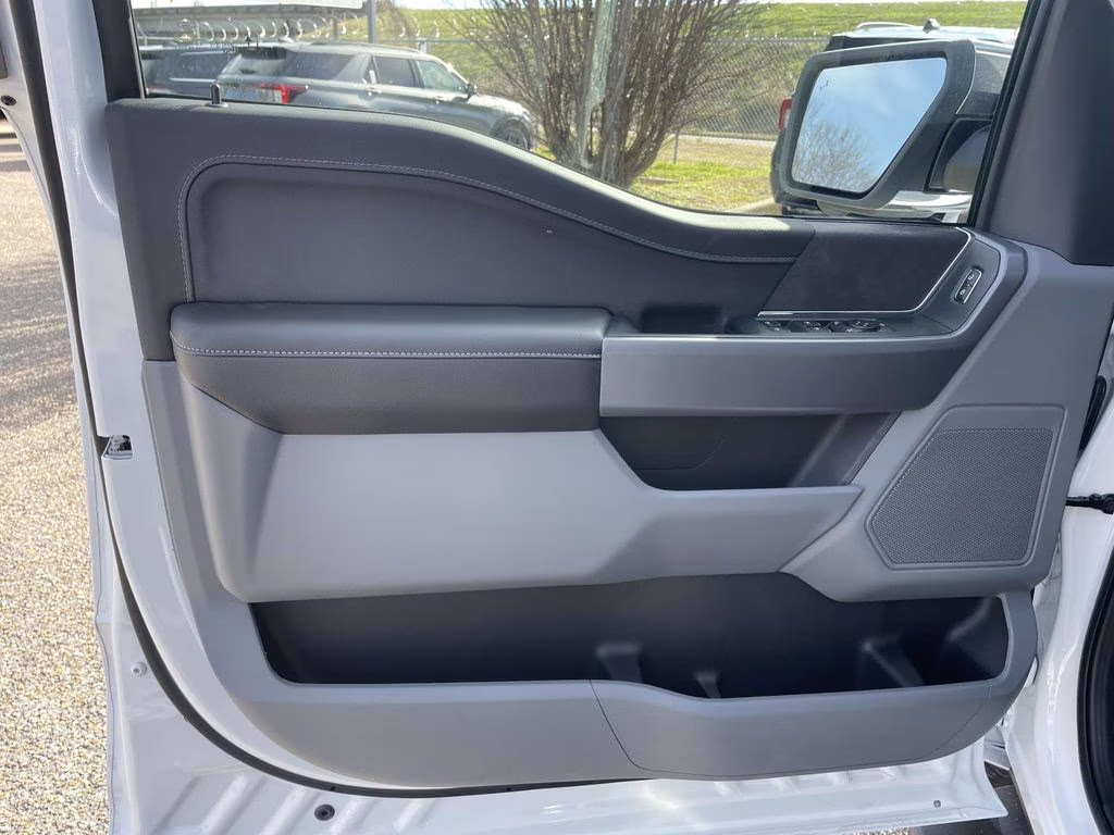 2026 Oxford White Ford F-150 XLT 4X4 Truck