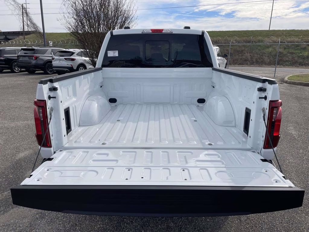 2026 Oxford White Ford F-150 XLT 4X4 Truck