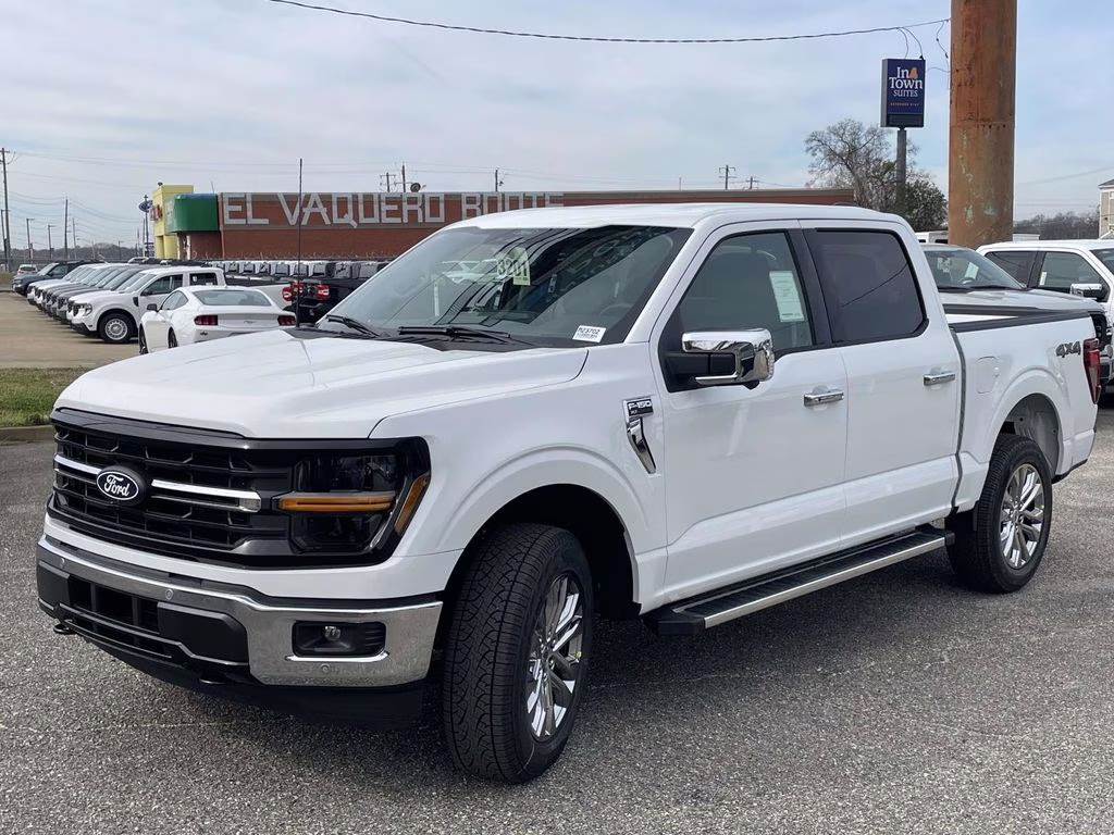 2026 Oxford White Ford F-150 XLT 4X4 Truck