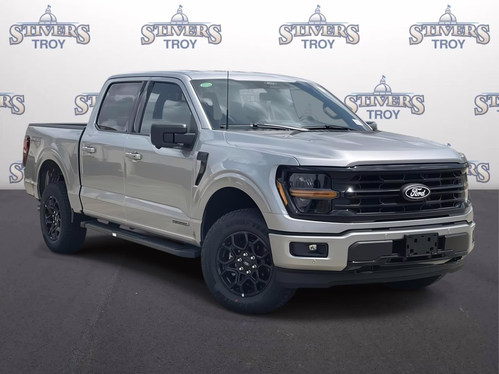 2025 Iconic Silver Metallic Ford F-150 XLT 4X4 Truck