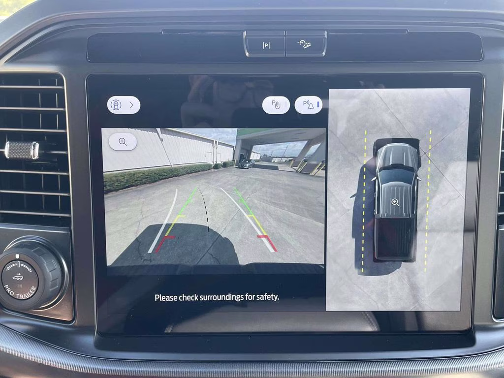 2025 Space White Metallic Ford F-150 Lariat 4X4 Truck