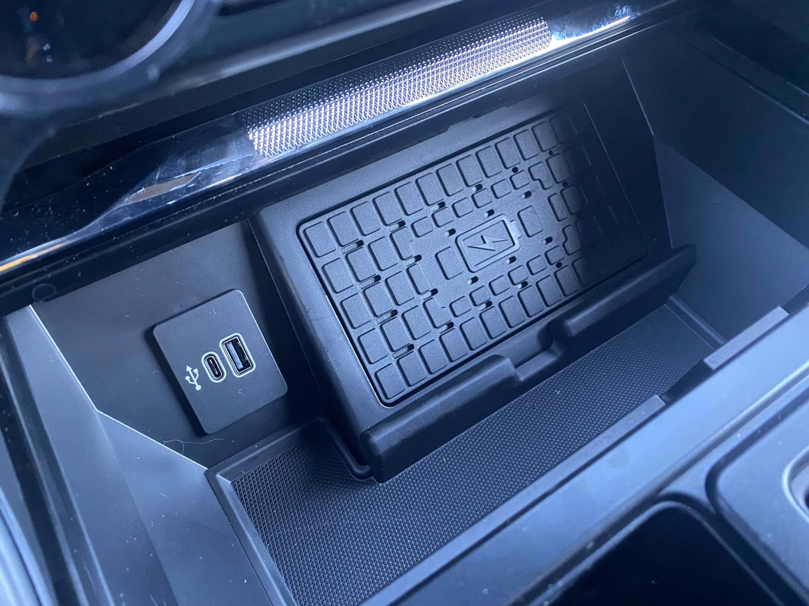 2025 Silver Metallic Ford F-150 Lariat 4X4 Truck