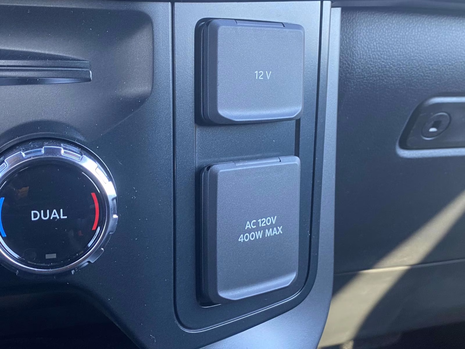 2025 Silver Metallic Ford F-150 Lariat 4X4 Truck