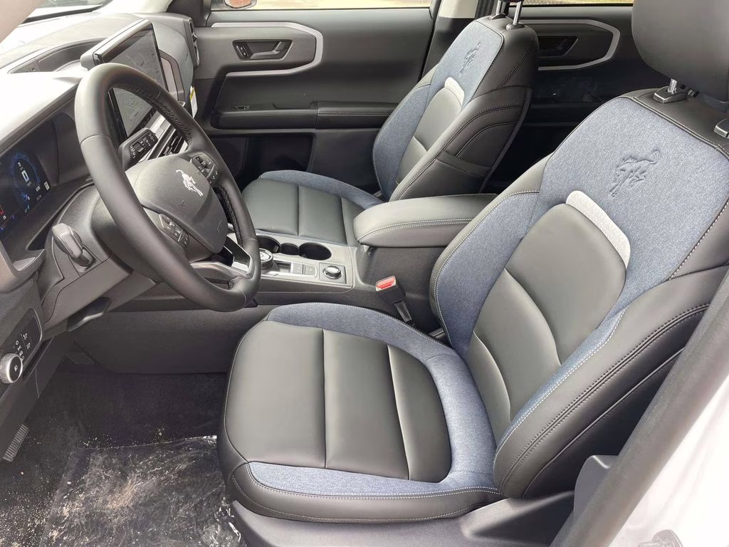 2025 Oxford White Ford Bronco Sport Outer Banks 4X4 SUV