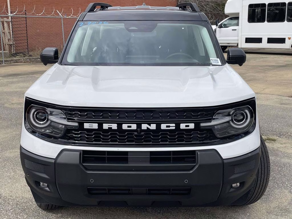 2025 Oxford White Ford Bronco Sport Outer Banks 4X4 SUV