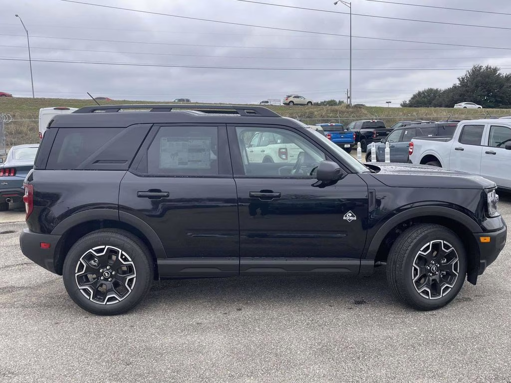 2025 Shadow Black Ford Bronco Sport Outer Banks 4X4 SUV