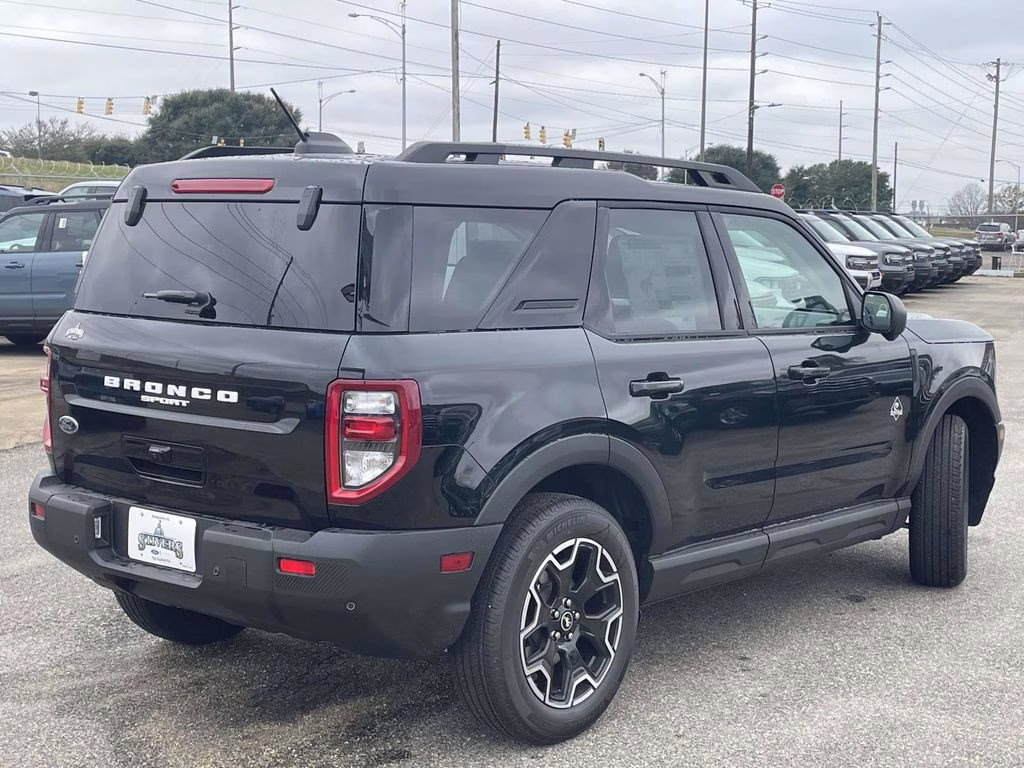 2025 Shadow Black Ford Bronco Sport Outer Banks 4X4 SUV