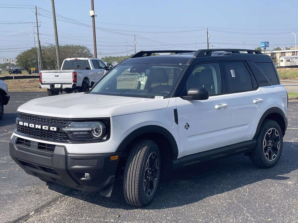 2025 Oxford White Ford Bronco Sport Outer Banks 4X4 SUV