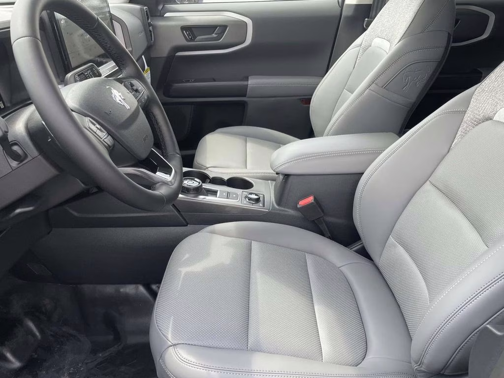 2025 Oxford White Ford Bronco Sport Badlands 4X4 SUV