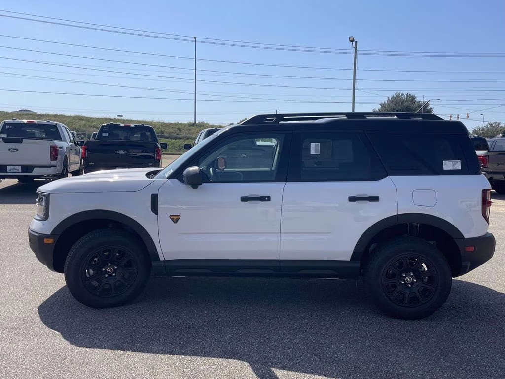 2025 Oxford White Ford Bronco Sport Badlands 4X4 SUV