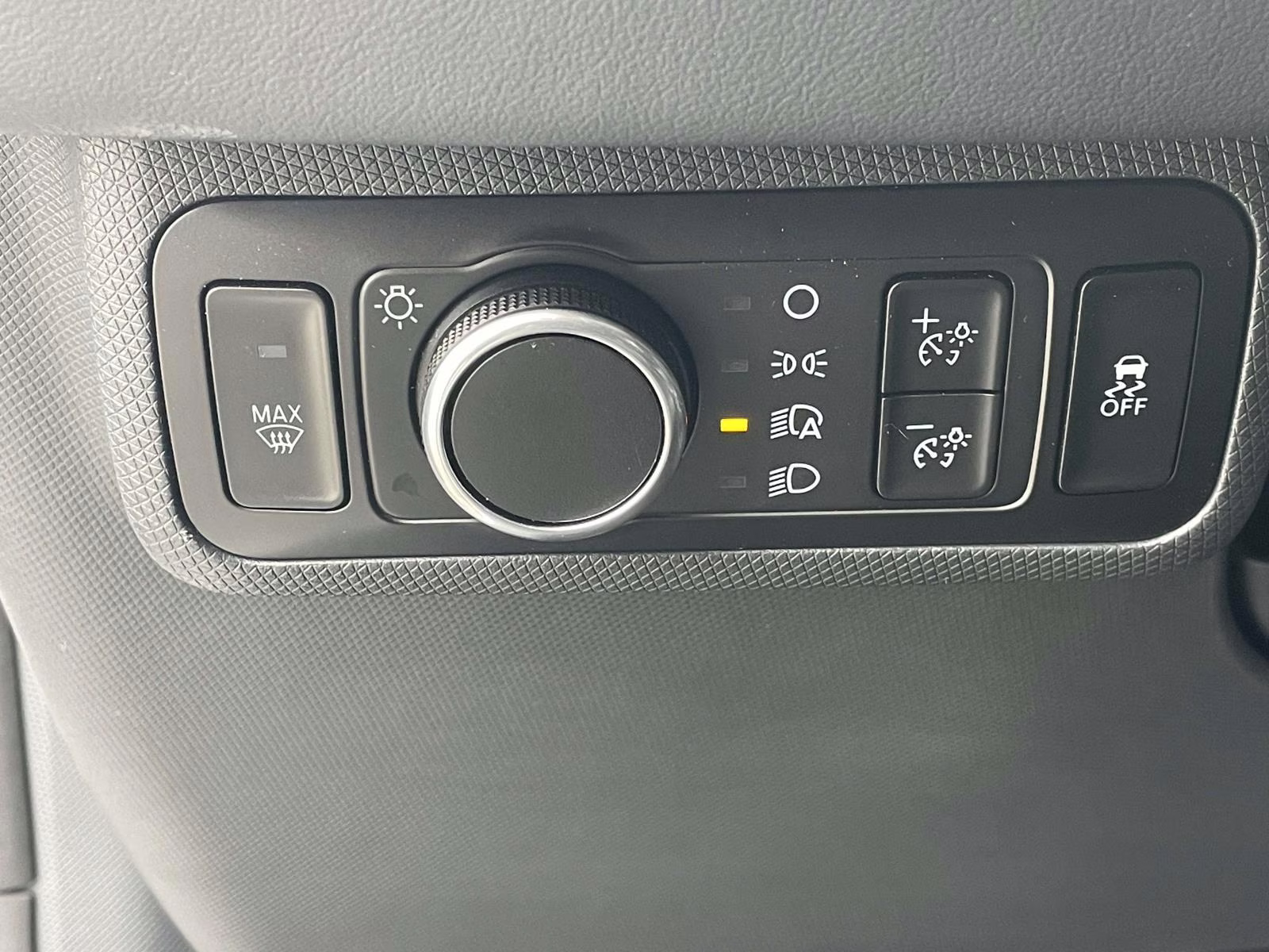 2025 White Metallic Ford Mustang Mach-E Premium RWD SUV