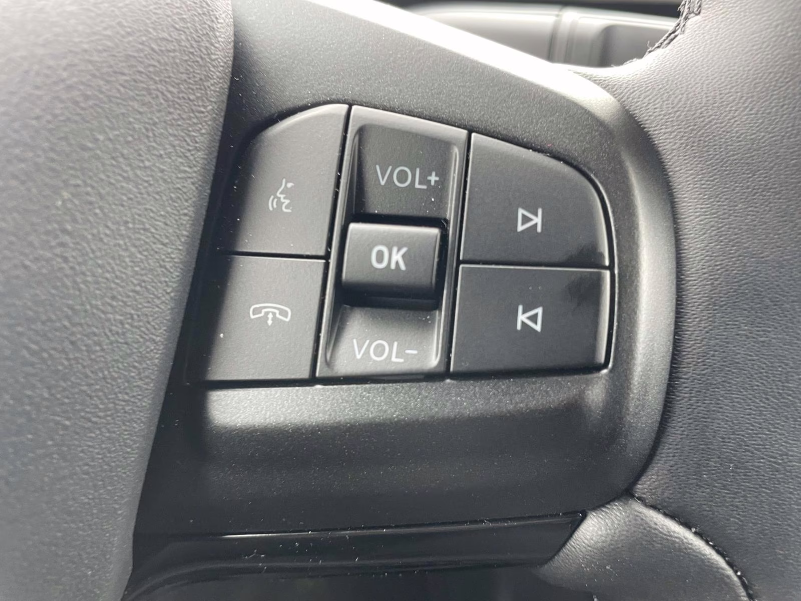 2025 White Metallic Ford Mustang Mach-E Premium RWD SUV