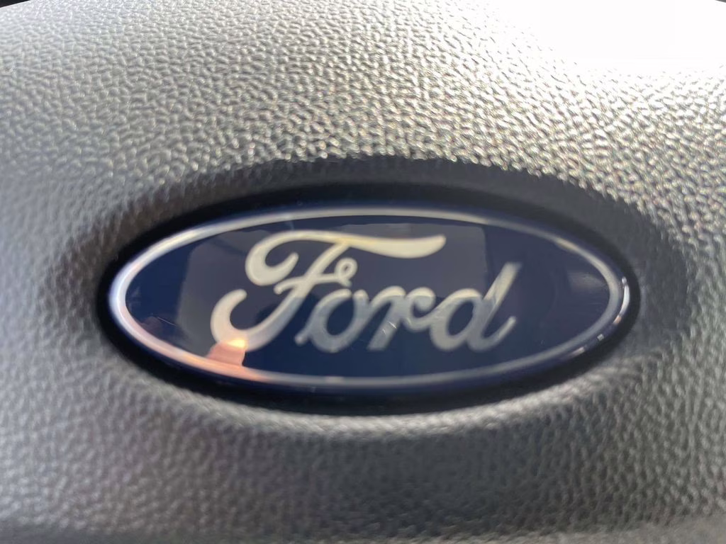 2026 Space White Metallic Ford Maverick XL FWD Truck