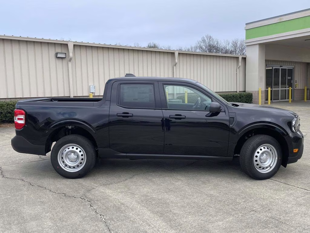 2026 Shadow Black Ford Maverick XL FWD Truck