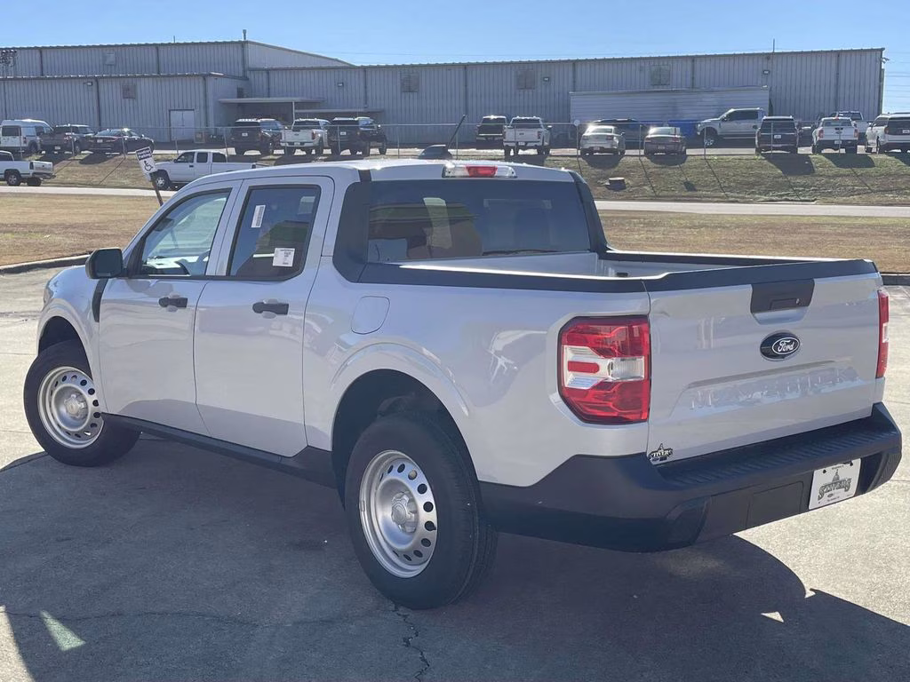 2026 Space White Metallic Ford Maverick XL FWD Truck