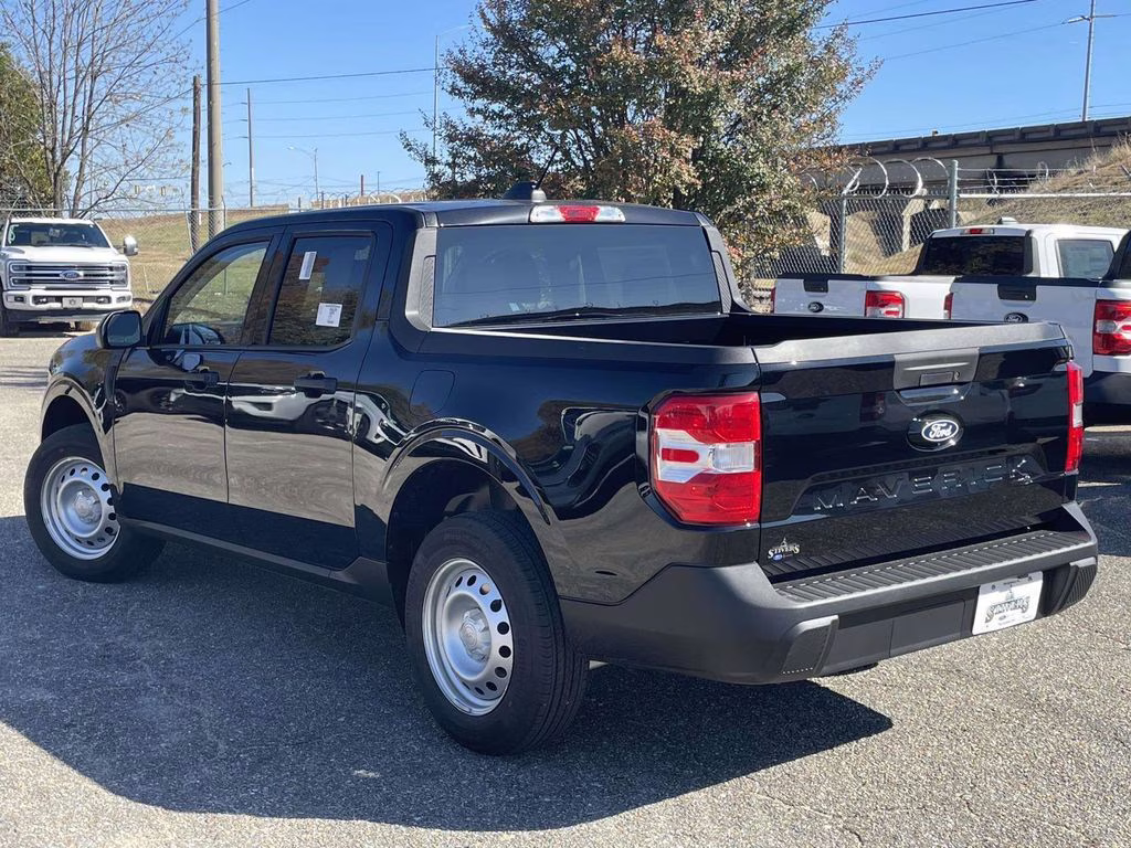 2025 Shadow Black Ford Maverick XL AWD Truck