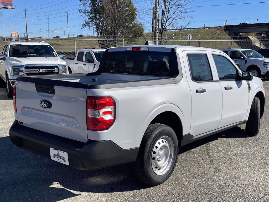 2026 Space White Metallic Ford Maverick XL AWD Truck