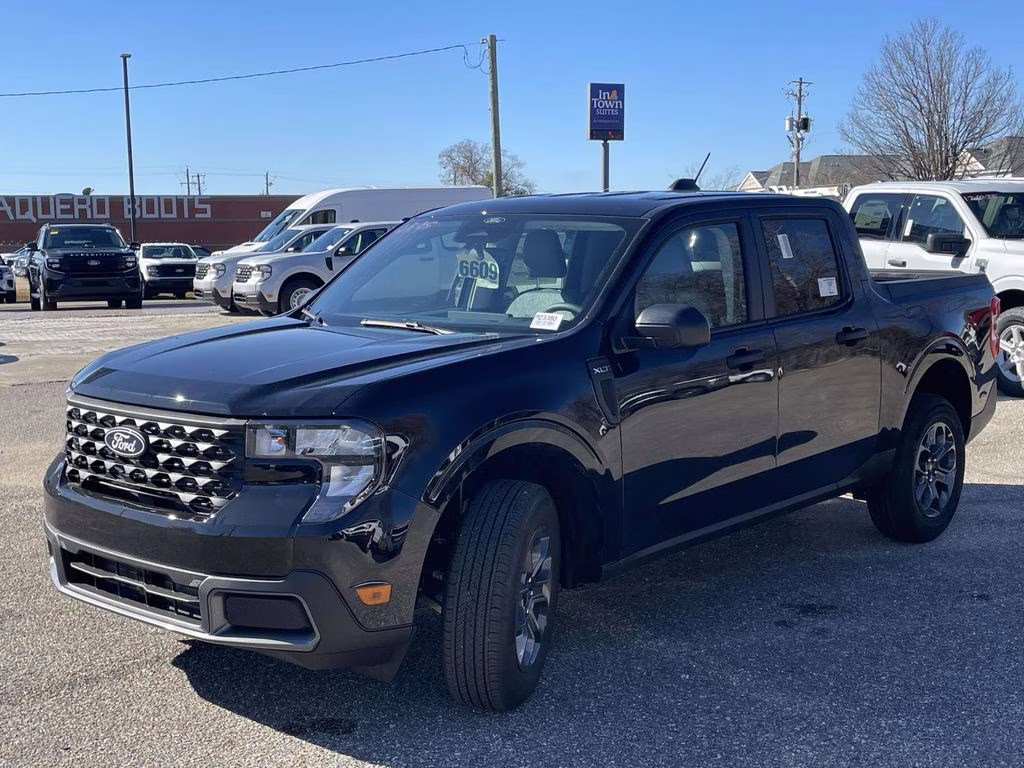 2026 Shadow Black Ford Maverick XLT FWD Truck