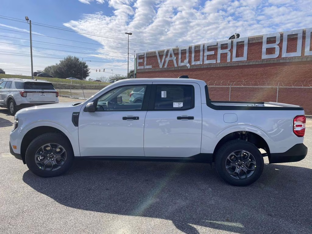 2026 Space White Metallic Ford Maverick XLT AWD Truck