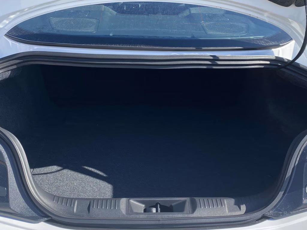 2025 Oxford White Ford Mustang EcoBoost RWD Coupe