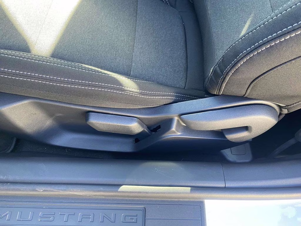 2025 Oxford White Ford Mustang EcoBoost RWD Coupe