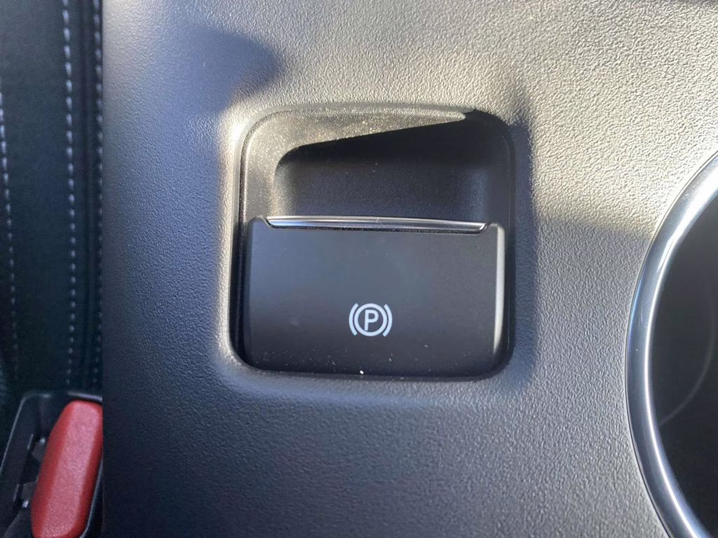 2025 Oxford White Ford Mustang EcoBoost RWD Coupe