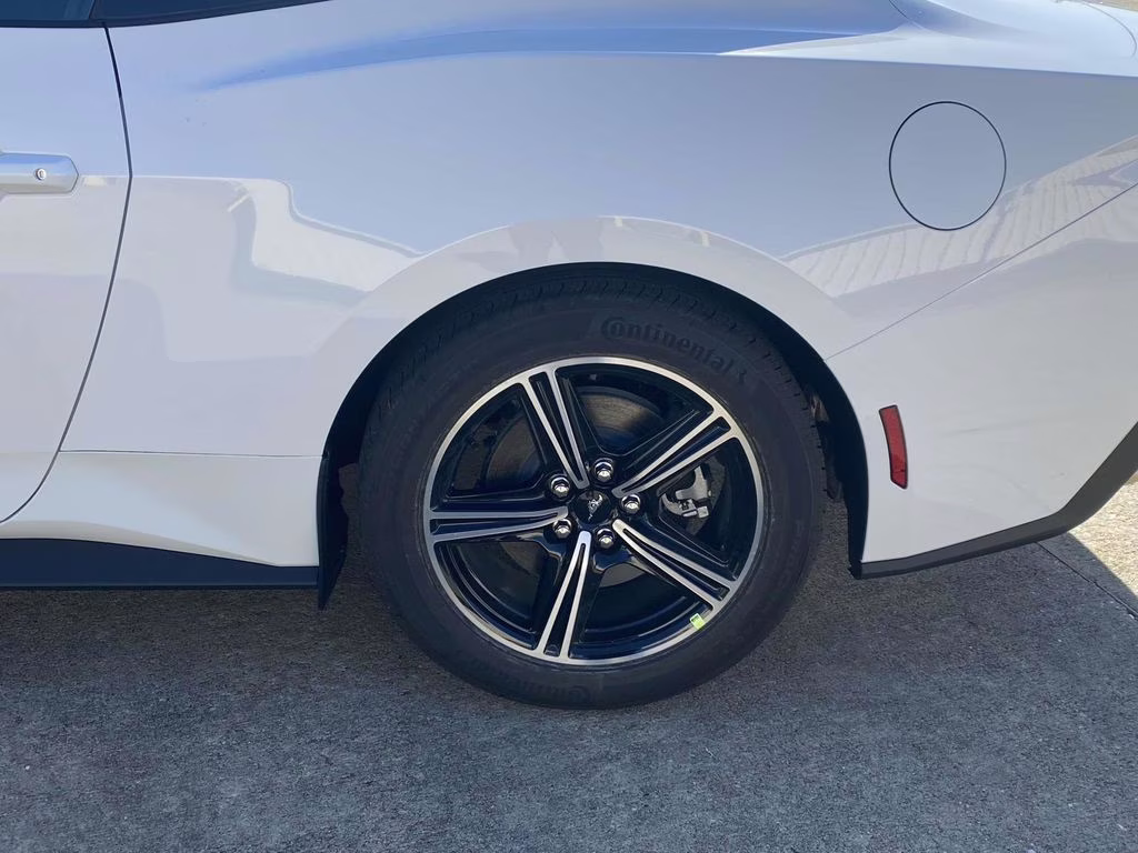 2025 Oxford White Ford Mustang EcoBoost RWD Coupe