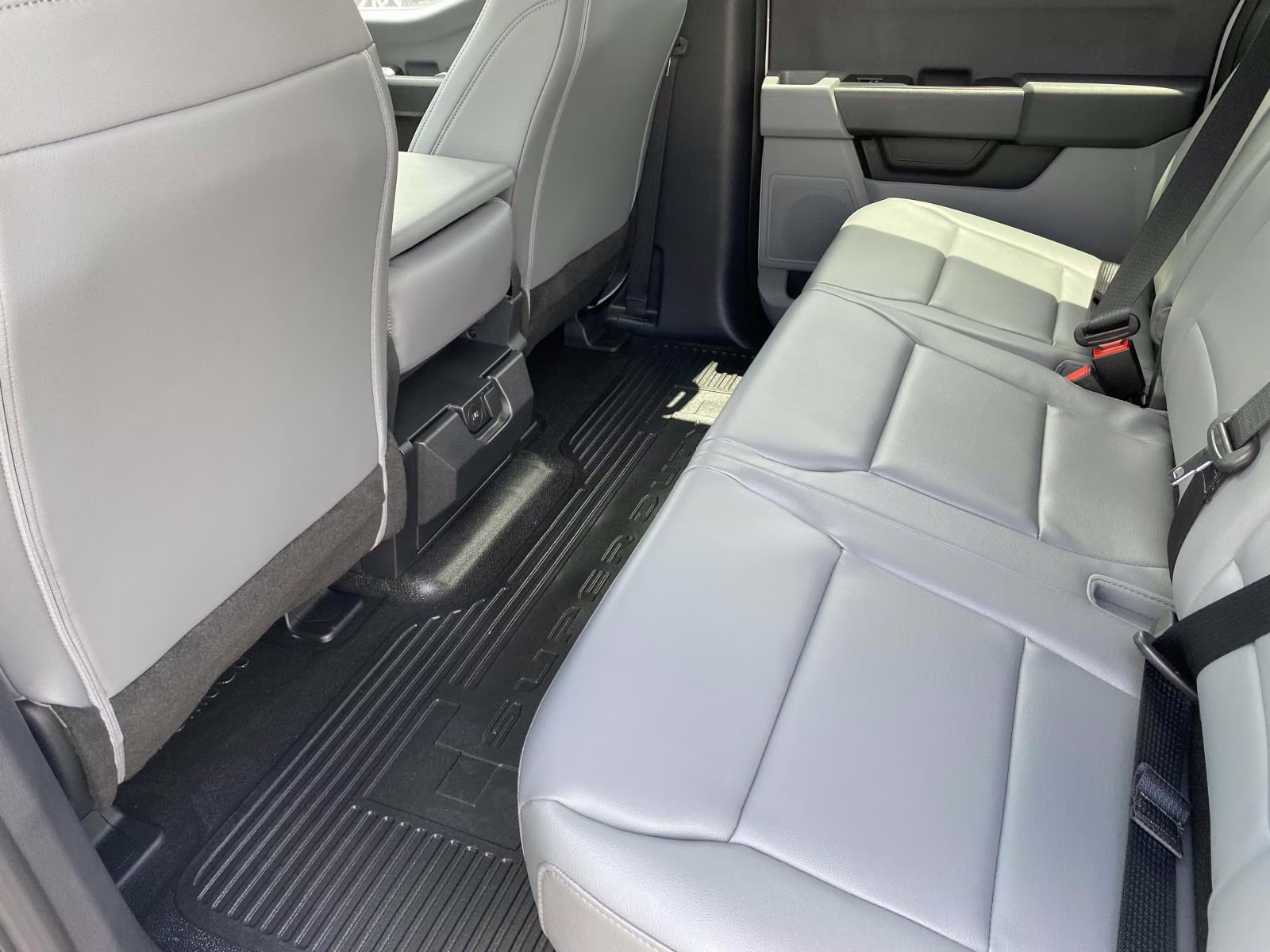 2025 Oxford White Ford Super Duty F-350 DRW XL RWD Chassis