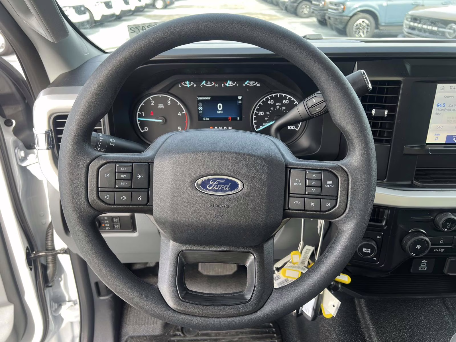 2026 Oxford White Ford Super Duty F-350 DRW XL 4X4 Chassis