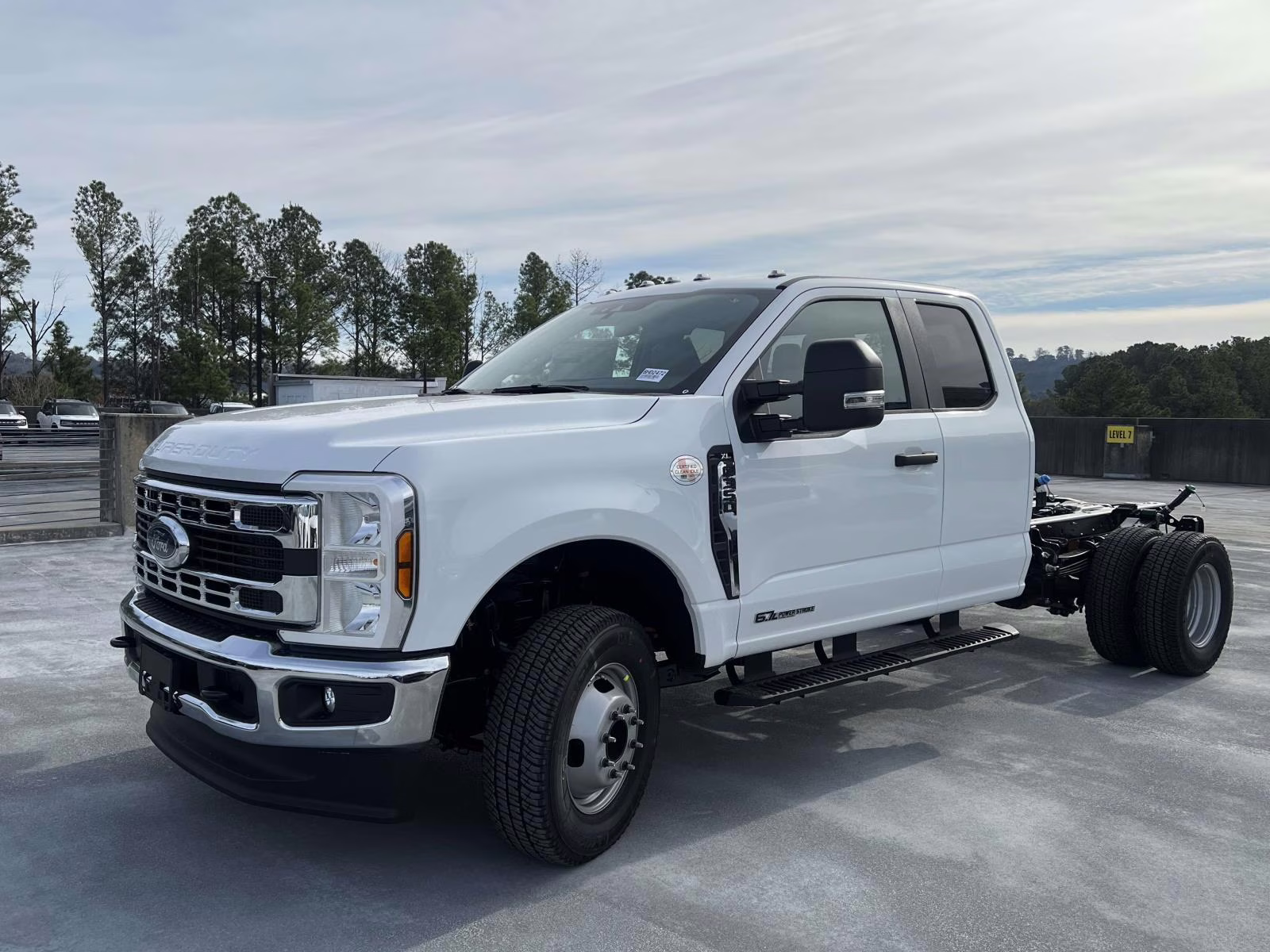 2026 Oxford White Ford Super Duty F-350 DRW XL 4X4 Chassis