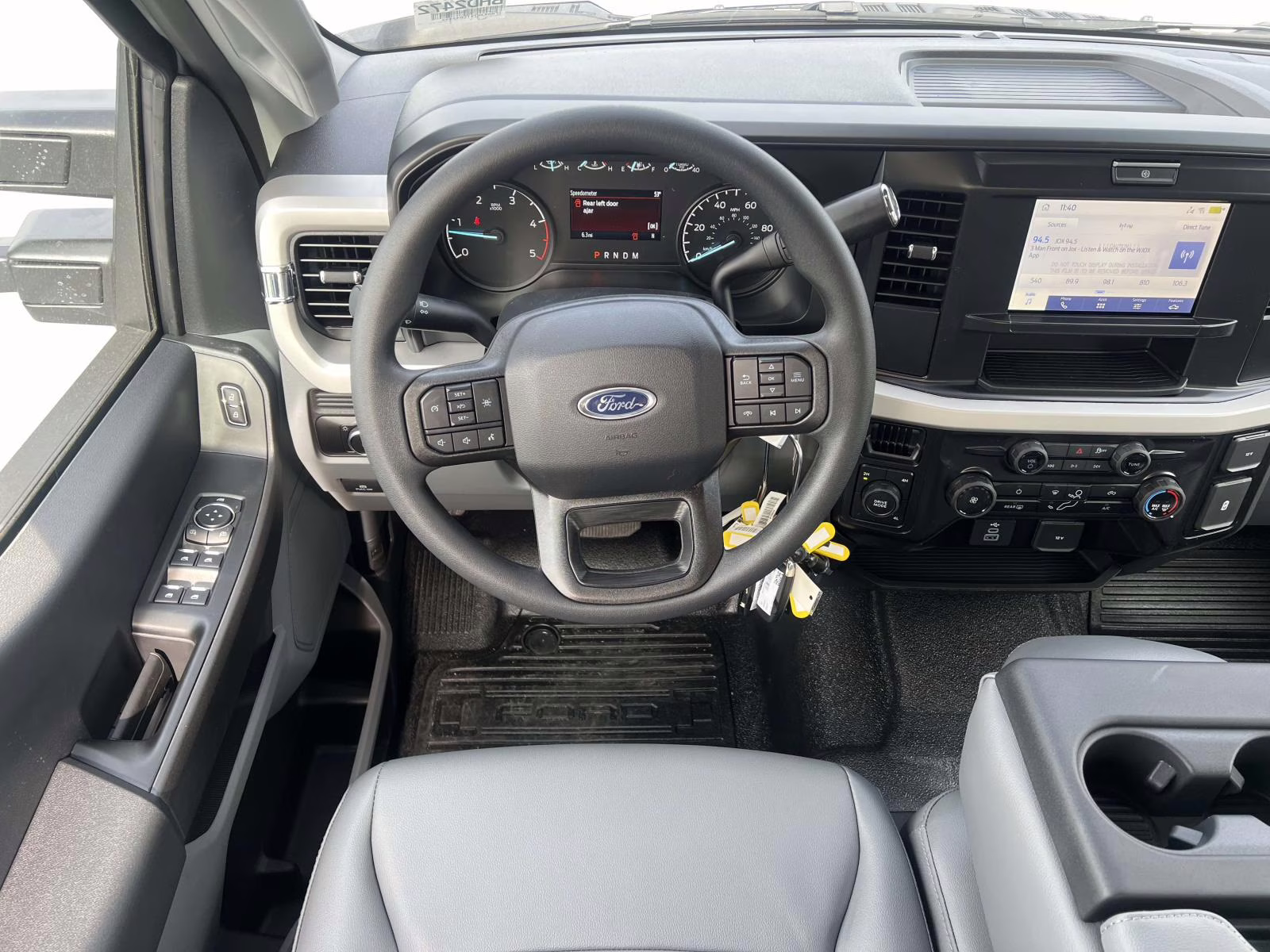 2026 Oxford White Ford Super Duty F-350 DRW XL 4X4 Chassis