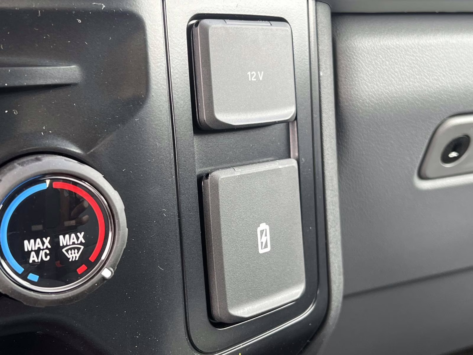 2026 Oxford White Ford Super Duty F-350 DRW XL 4X4 Chassis