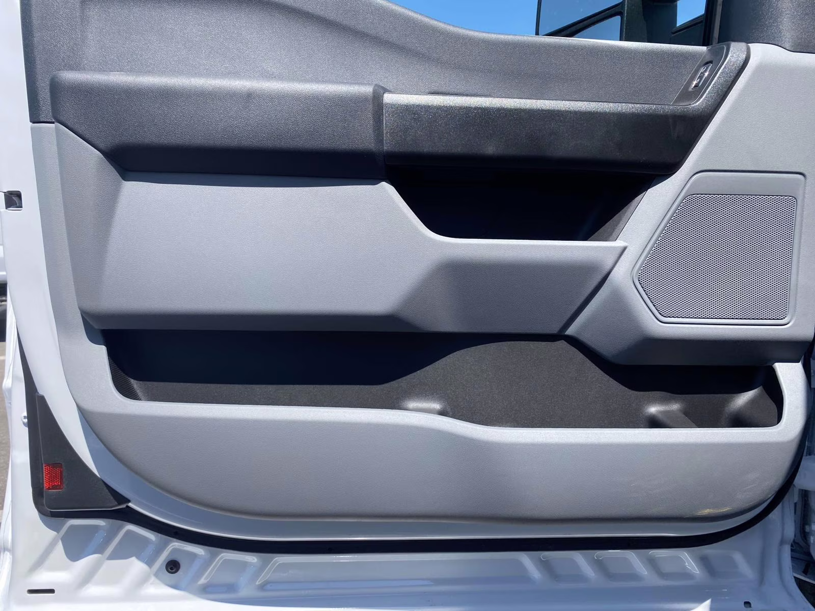 2026 Oxford White Ford Super Duty F-350 DRW XL 4X4 Chassis