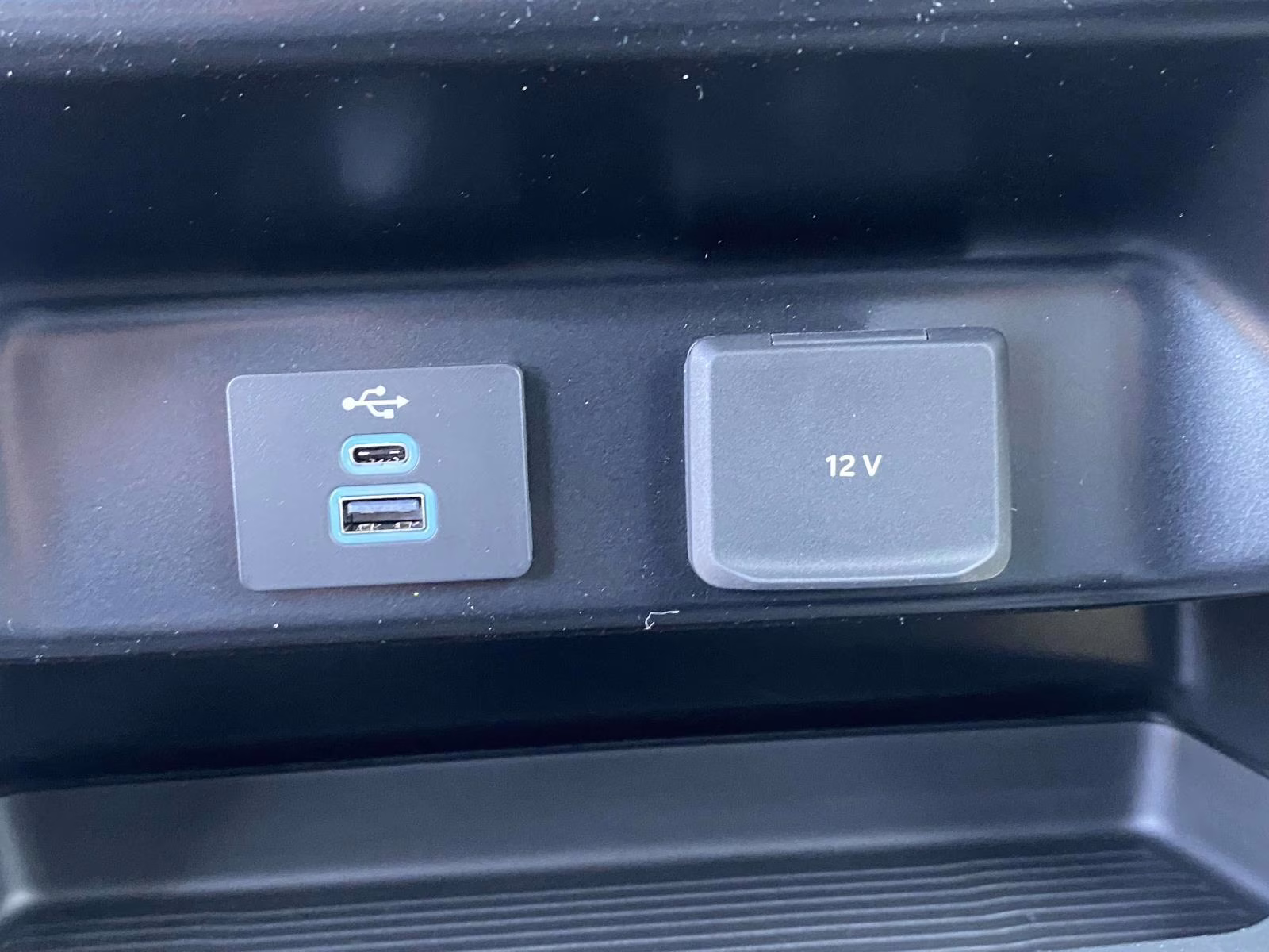 2026 Oxford White Ford Super Duty F-350 DRW XL 4X4 Chassis