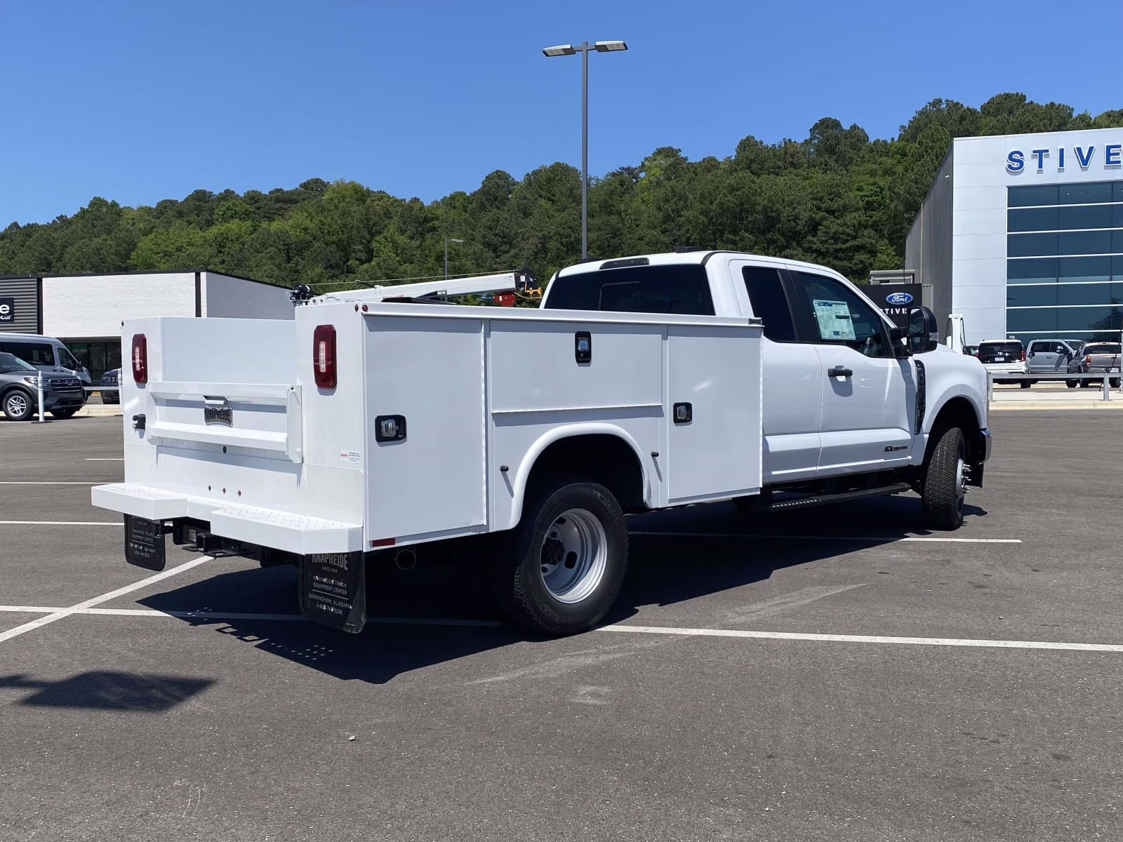 2026 Oxford White Ford Super Duty F-350 DRW XL 4X4 Chassis