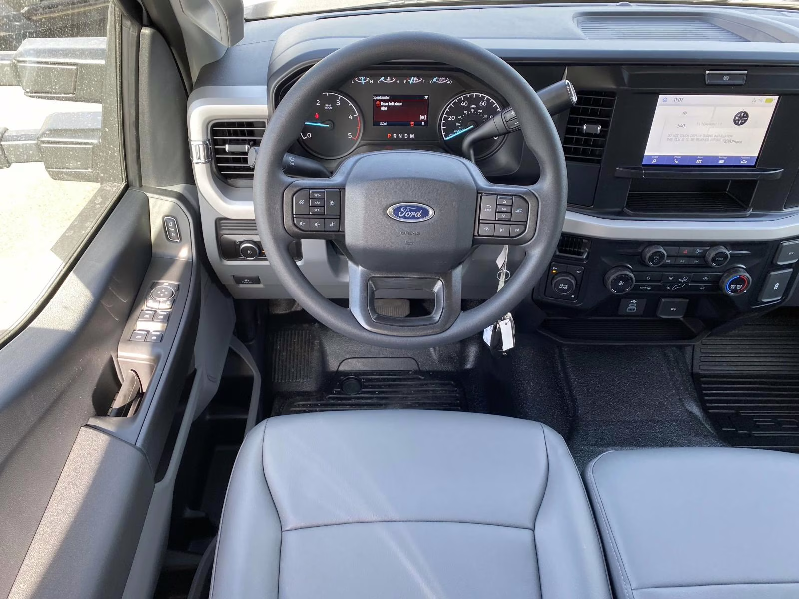 2026 Oxford White Ford Super Duty F-350 DRW XL 4X4 Chassis