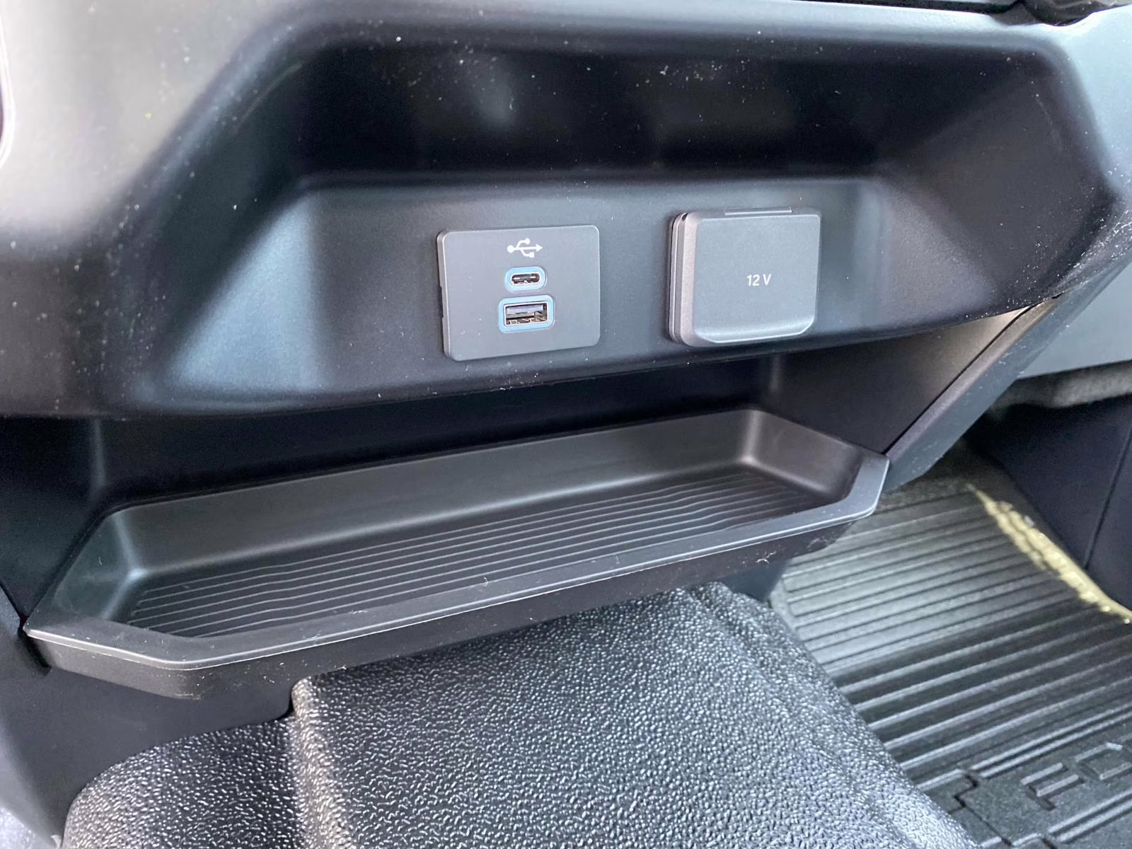 2026 Oxford White Ford Super Duty F-350 DRW XL 4X4 Chassis