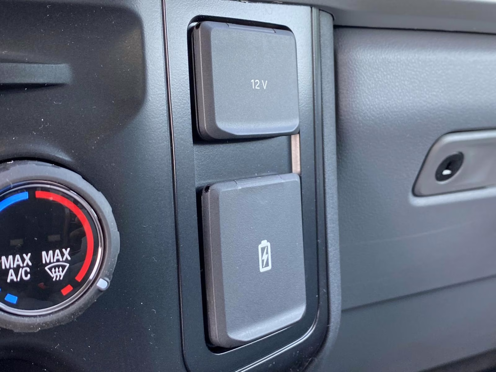 2026 Oxford White Ford Super Duty F-350 DRW XL 4X4 Chassis